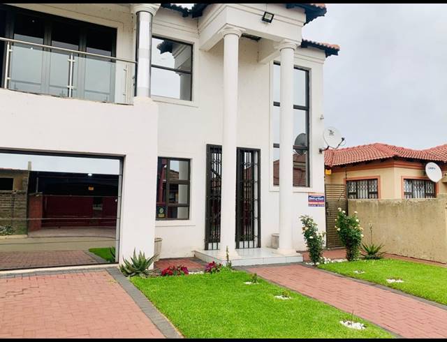 4 BEDROOM HOUSE FOR SALE IN VANDERBIJLPARK CE 4